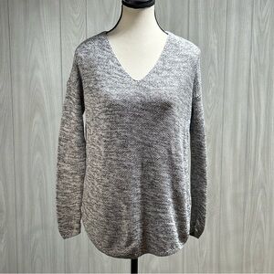 H&M Heather Gray V-Neck Sweater Size Small